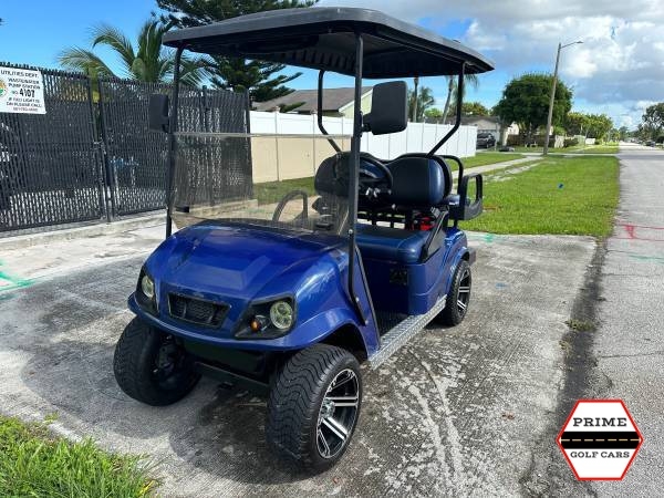 Blue EZGO 4 Passenger Golf Cart affordable golf cart rental, golf cart rental san antonio, san antonio golf cart rental golf cart rental