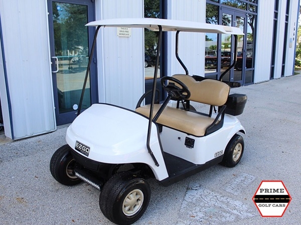 White EZGO 2 Passenger Golf Cart affordable golf cart rental, golf cart rental san antonio, san antonio golf cart rental golf cart rental