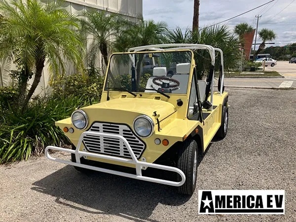 Yellow Mokee 4 Passenger Golf Cart affordable golf cart rental, golf cart rental san antonio, san antonio golf cart rental golf cart rental